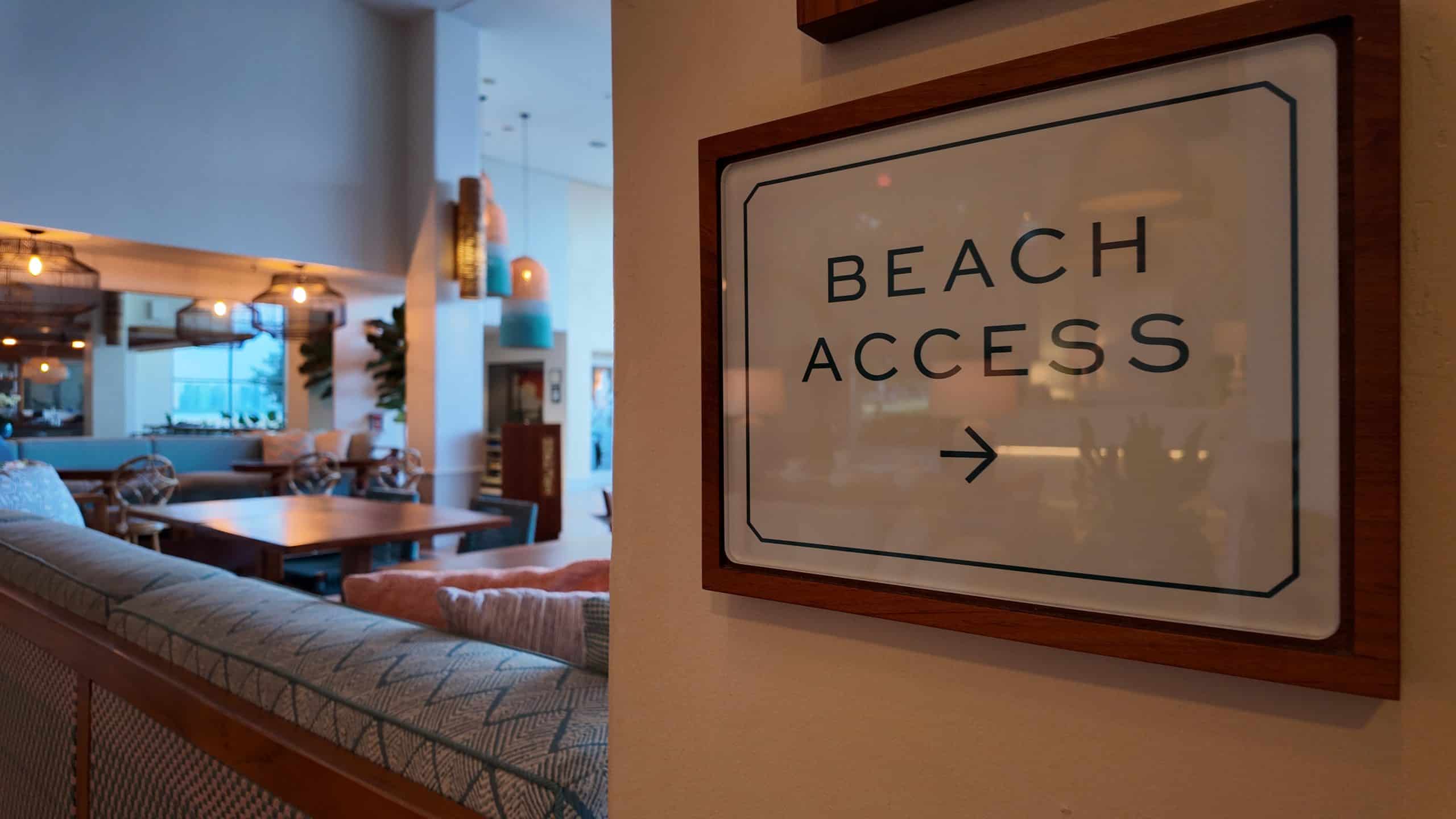 A Beach Access sign in Kaimana Beach Hotel