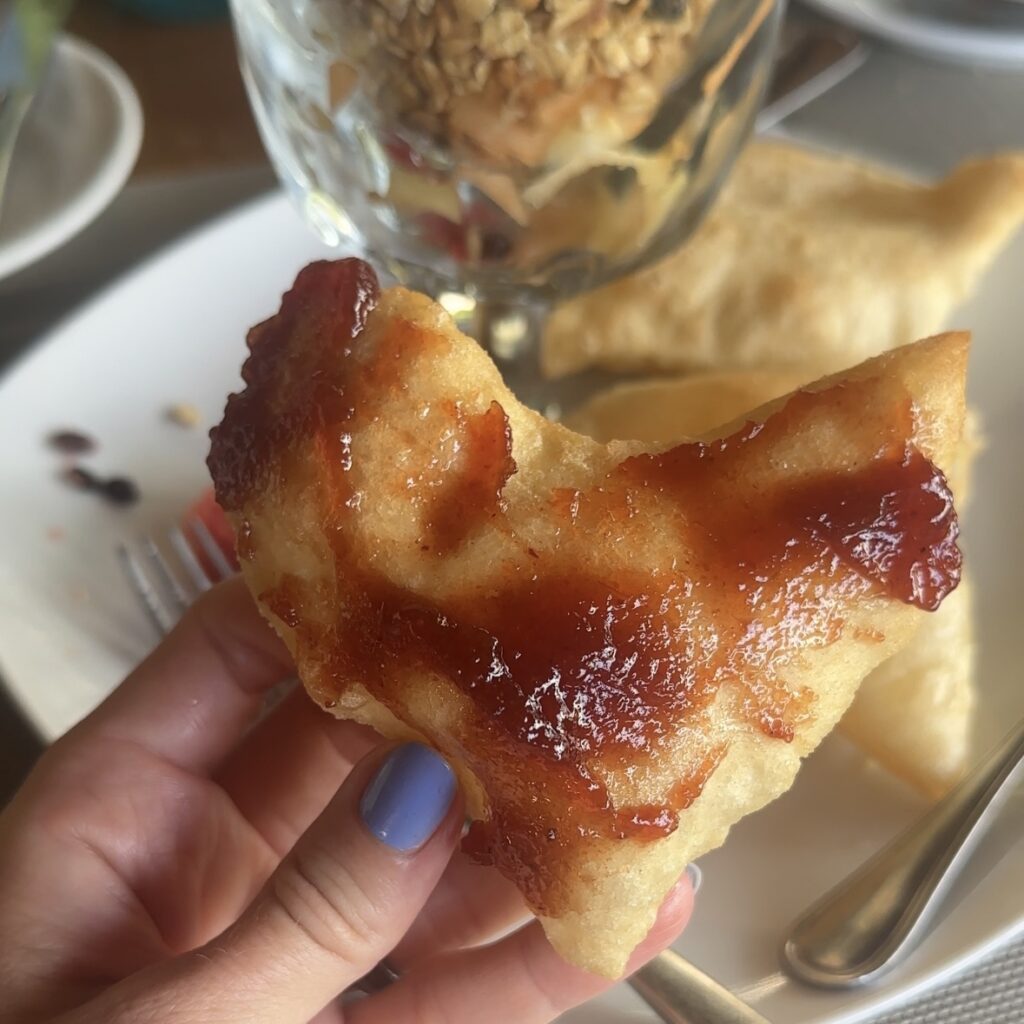 woman-holding-tropical-mimosa